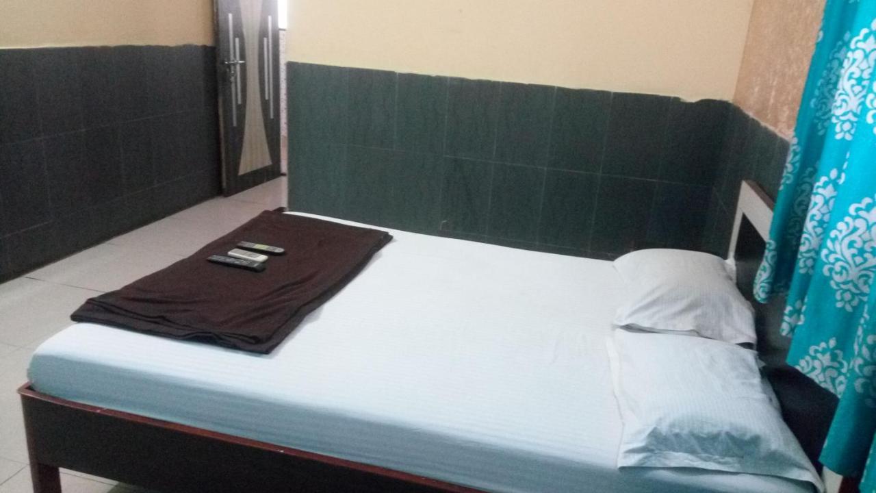 Hotel Sarang Lodge Panvel Extérieur photo