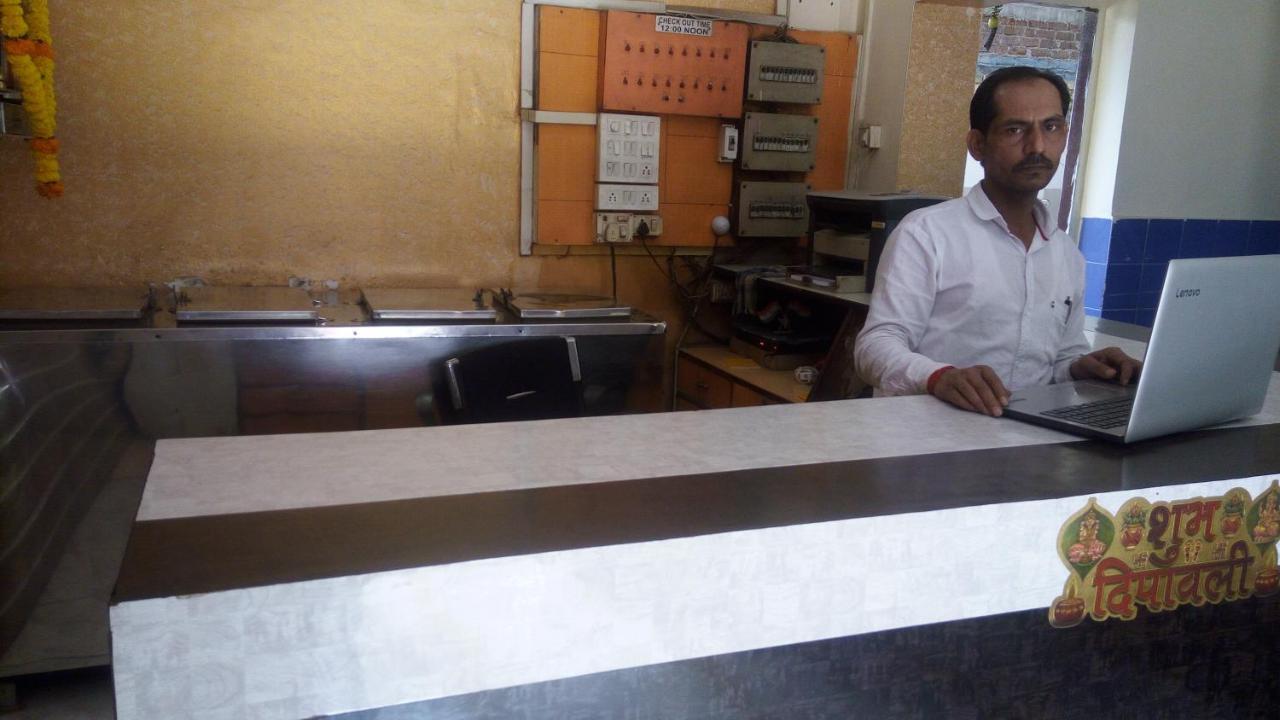 Hotel Sarang Lodge Panvel Extérieur photo