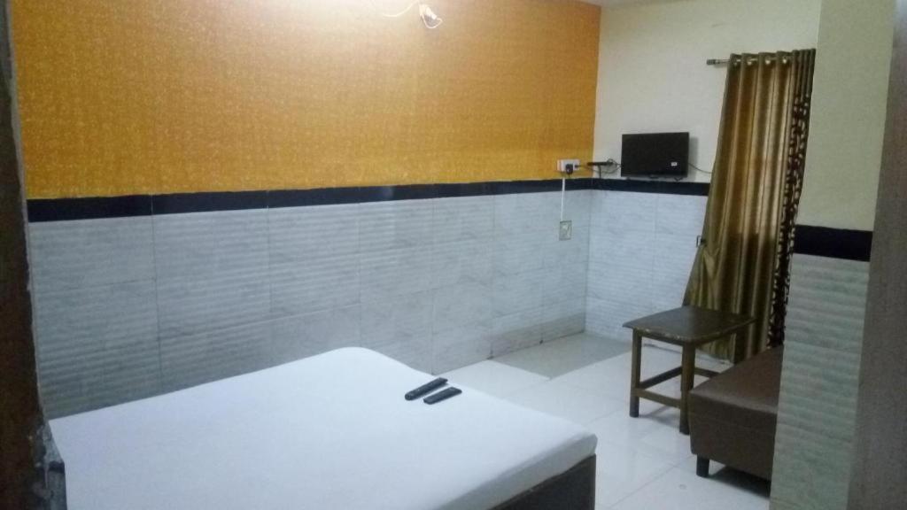 Hotel Sarang Lodge Panvel Extérieur photo
