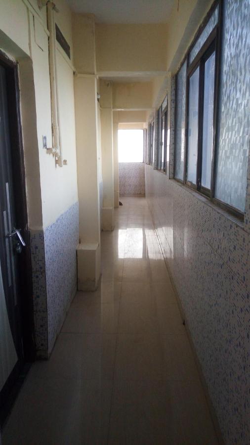 Hotel Sarang Lodge Panvel Extérieur photo