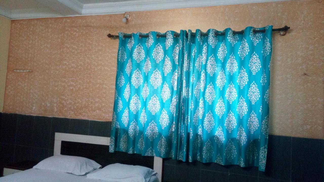 Hotel Sarang Lodge Panvel Extérieur photo