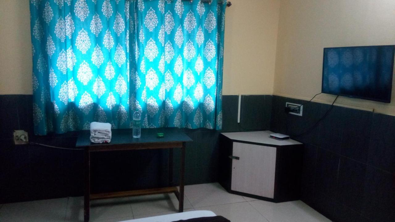 Hotel Sarang Lodge Panvel Extérieur photo